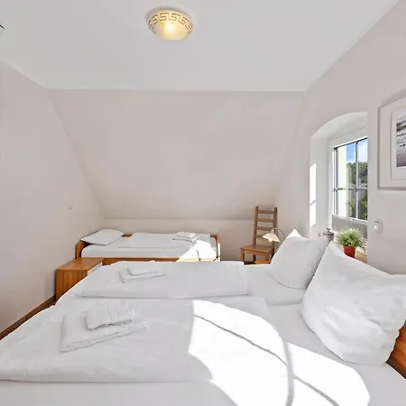 Reetdachhaus Seeblick Дом отдыха Цинновиц