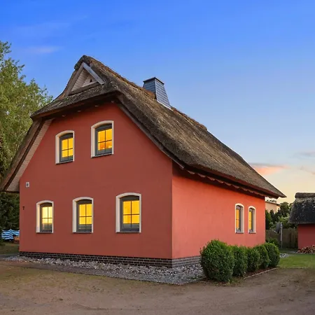 Reetdachhaus Seeblick Цинновиц